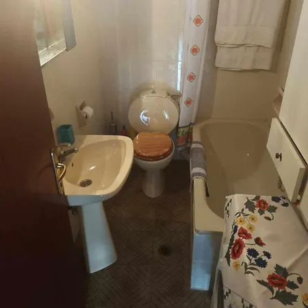 Apartman Lampiri *